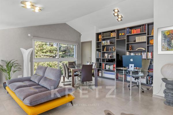 MAGNIFIQUE APPARTEMENT DE 107 M2 DERNIER ETAGE A 30 M DE LA PLAGE DES LECQUES
