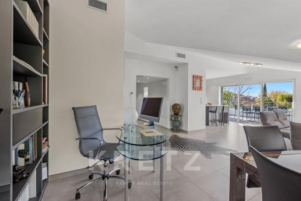 MAGNIFIQUE APPARTEMENT DE 107 M2 DERNIER ETAGE A 30 M DE LA PLAGE DES LECQUES