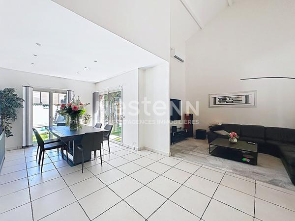 Grande maison familiale avec piscine - 69500 BRON