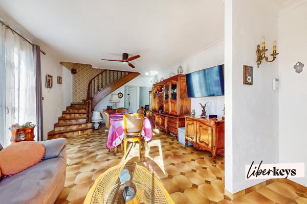 PORT LEUCATE : Charmante maison de 115m² avec extérieur et garage.