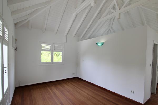 À VENDRE À GOYAVE – MAISON 3 CHAMBRES SUR 1 971 M² DE TERRAIN