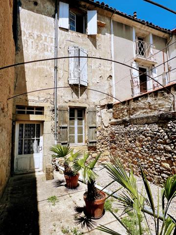 EXCLUSIVITE - Mirepoix - Maison de ville avec sa cour intérieure + garage