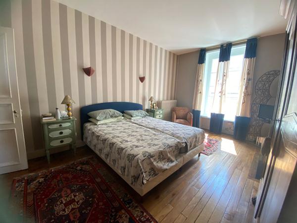 Maison  9 pièces 199 m2