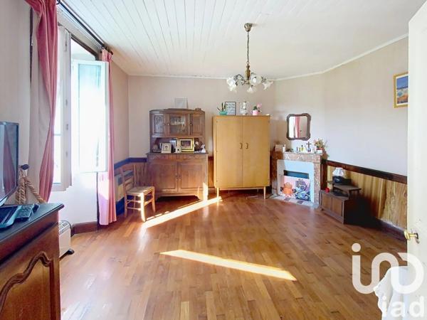 Maison 6 pièces de 141 m² à Terrasson-Lavilledieu (24120)