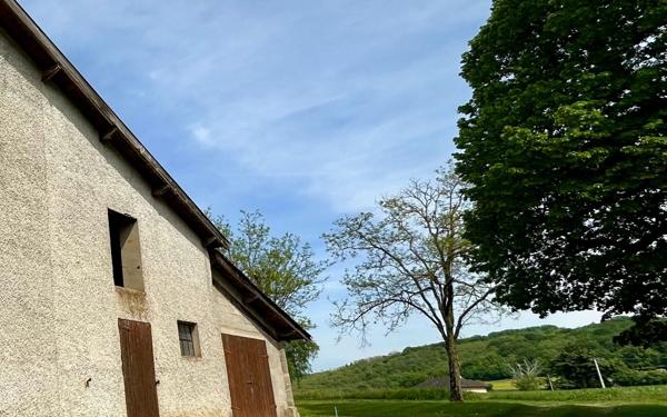 Maison à vendre    4 pièces •  Chamagnieu