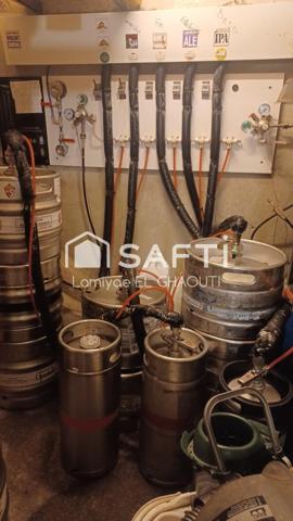 BAR insonorisé festif, TERRASSE permanente et CAVE