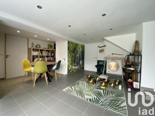 Maison traditionnelle 7 pièces de 146 m² à Les Herbiers (85500)