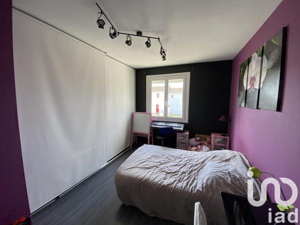 Maison traditionnelle 7 pièces de 146 m² à Les Herbiers (85500)