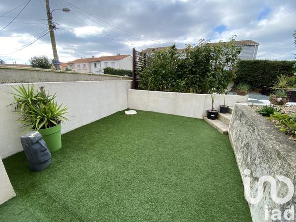 Maison traditionnelle 7 pièces de 146 m² à Les Herbiers (85500)