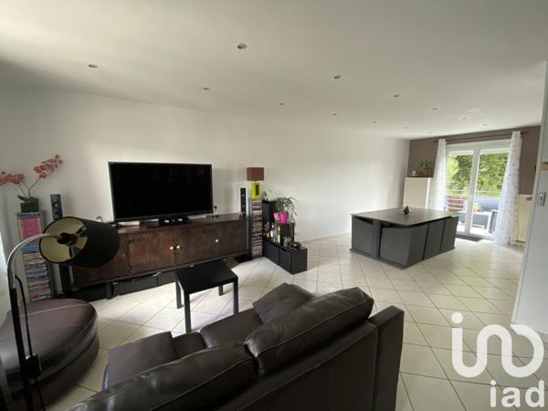 Maison traditionnelle 7 pièces de 146 m² à Les Herbiers (85500)