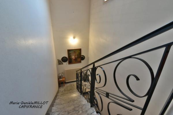 IMMEUBLE composé d'une Maison de 6 pièces et d'un local commercial à MONTSURS (53)