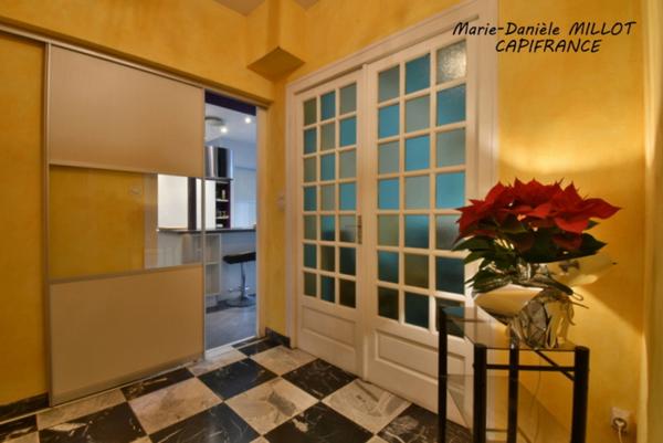 IMMEUBLE composé d'une Maison de 6 pièces et d'un local commercial à MONTSURS (53)