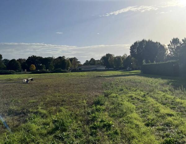 TERRAIN CONSTRUCRTIBLE 707m2 - Seignosse (Bourg)