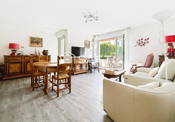 Appartement avec terrasse, jardin et double-box