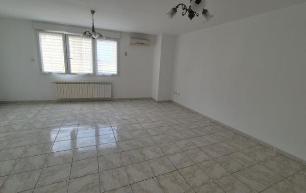Vente Maison Avec terrasses - garage et parking à rafraîchir Castelnau-d'aude