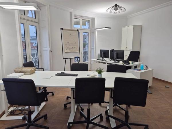 Location Bureau 6 pièces 140 m2 à Montpellier