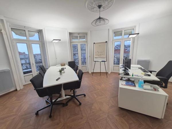 Location Bureau 6 pièces 140 m2 à Montpellier