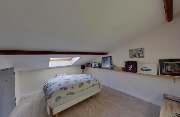 Charmante maison traditionnelle de plain pied rénovée à BRESSOLS de type 4