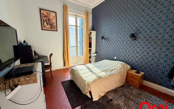 Appartement à vendre    5 pièces • 128,90 m2 Marseille 1
