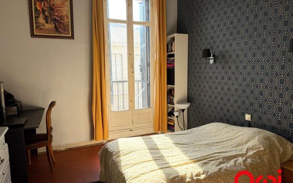 Appartement à vendre    5 pièces • 128,90 m2 Marseille 1