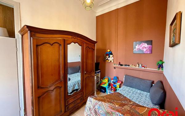 Appartement à vendre    5 pièces • 128,90 m2 Marseille 1