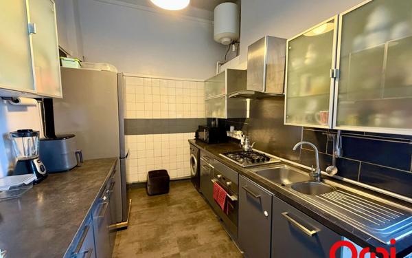 Appartement à vendre    5 pièces • 128,90 m2 Marseille 1