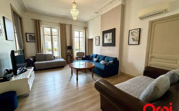 Appartement à vendre    5 pièces • 128,90 m2 Marseille 1