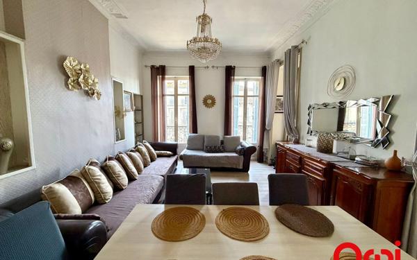 Appartement à vendre    5 pièces • 128,90 m2 Marseille 1