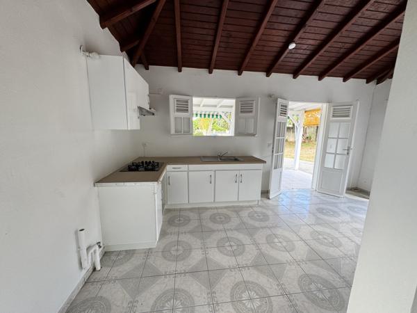 Maison à louer 720 € CC ST FRANCOIS 2 p 33 m² DPE B
