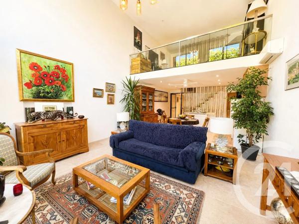 Maison à vendre  4 pièces - 136,60 m 2   COGOLIN  - 83