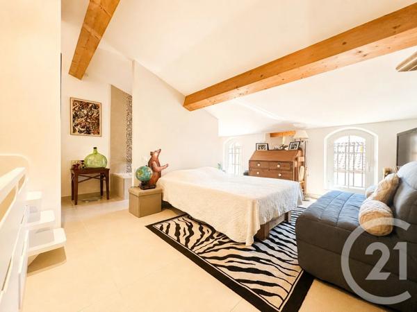 Maison à vendre  4 pièces - 136,60 m 2   COGOLIN  - 83