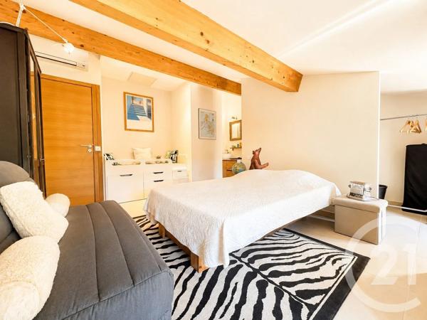 Maison à vendre  4 pièces - 136,60 m 2   COGOLIN  - 83