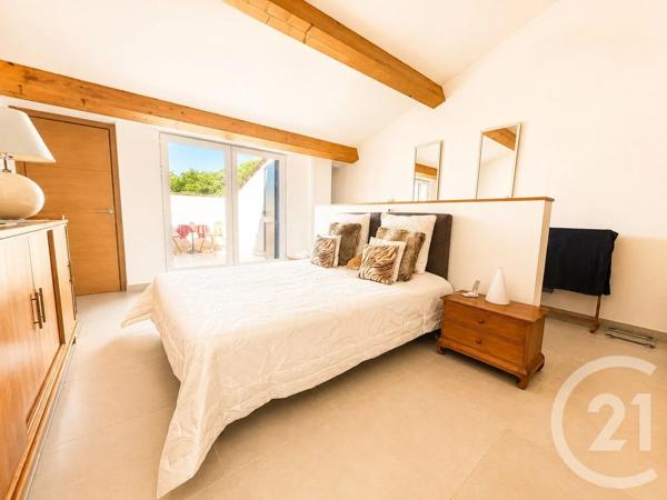 Maison à vendre  4 pièces - 136,60 m 2   COGOLIN  - 83