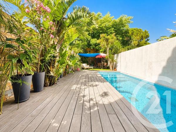 Maison à vendre  4 pièces - 136,60 m 2   COGOLIN  - 83