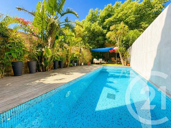 Maison à vendre  4 pièces - 136,60 m 2   COGOLIN  - 83