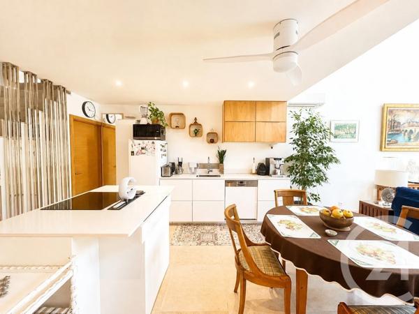 Maison à vendre  4 pièces - 136,60 m 2   COGOLIN  - 83