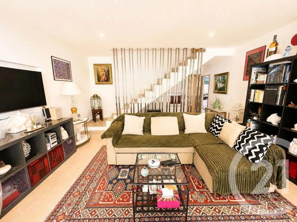 Maison à vendre  4 pièces - 136,60 m 2   COGOLIN  - 83