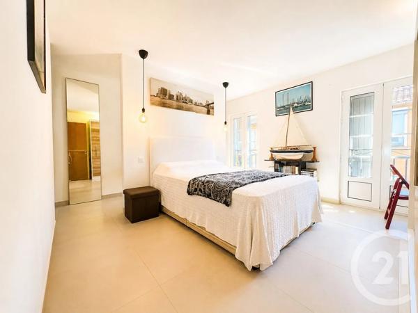Maison à vendre  4 pièces - 136,60 m 2   COGOLIN  - 83