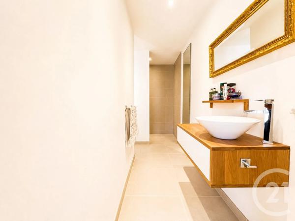 Maison à vendre  4 pièces - 136,60 m 2   COGOLIN  - 83