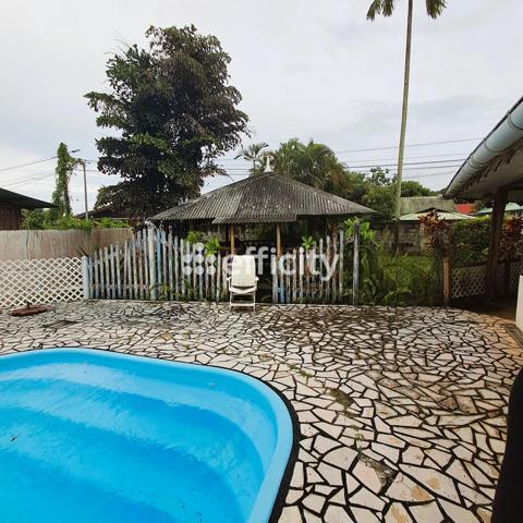 Maison 10 pièces - 283 m²