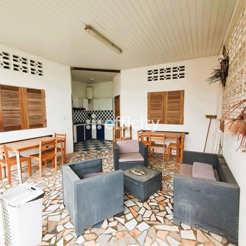 Maison 10 pièces - 283 m²