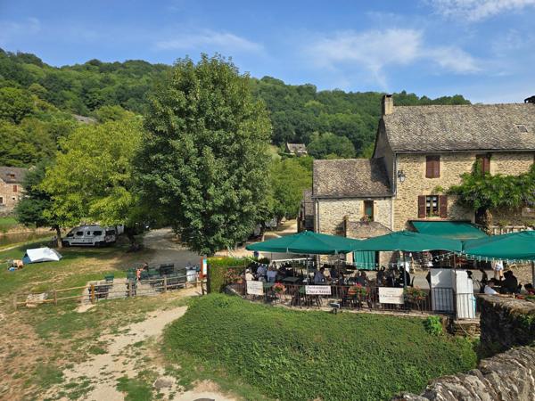 Fonds de commerce exceptionnel au cœur de Belcastel (Aveyron)