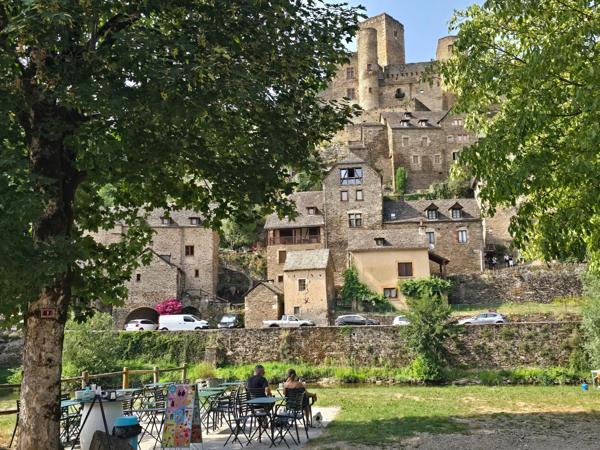 Fonds de commerce exceptionnel au cœur de Belcastel (Aveyron)