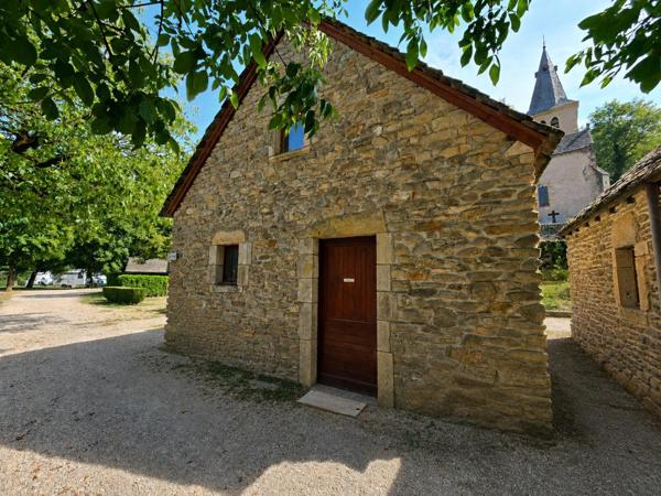 Fonds de commerce exceptionnel au cœur de Belcastel (Aveyron)