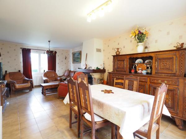 Environnement agréable et calme pour cette traditionnelle avec terrain de 2 200 m²