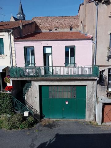 Petite maison de village rénovée