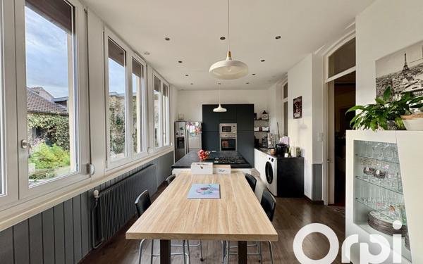 Maison à vendre    8 pièces • 335 m2 Calais