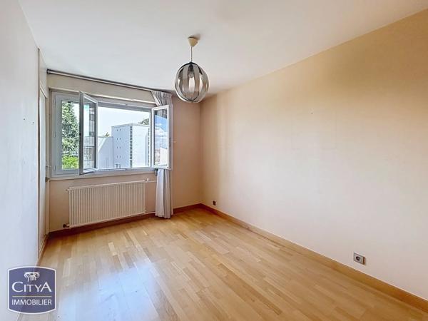 Appartement à vendre 5 pièces 107.43m² Mâcon (71000)