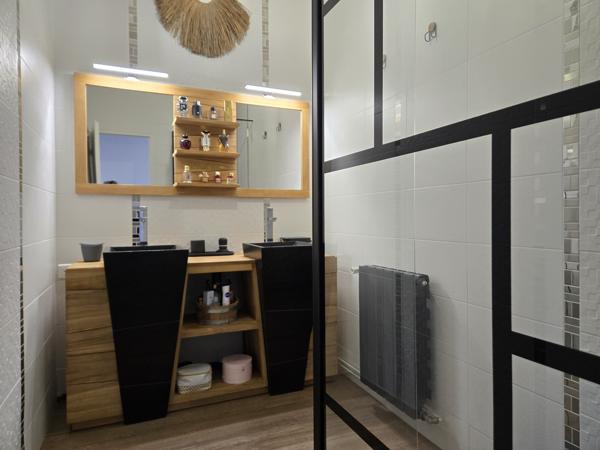 Immeuble 140.46 m² 1 etage(s)