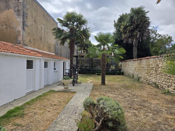 Immeuble 140.46 m² 1 etage(s)